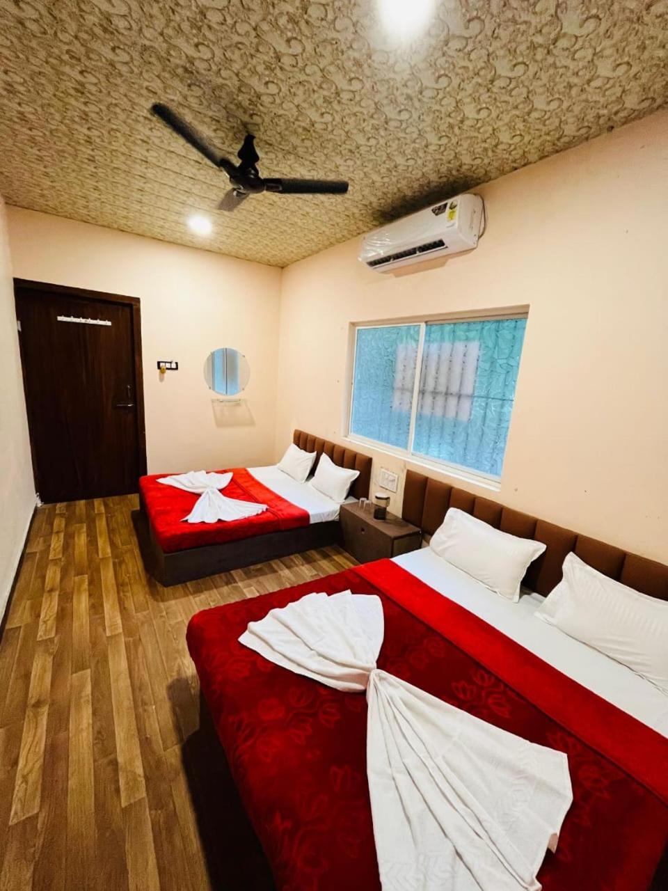 Hotel Maheshwari Green'S Uddzsaín Kültér fotó