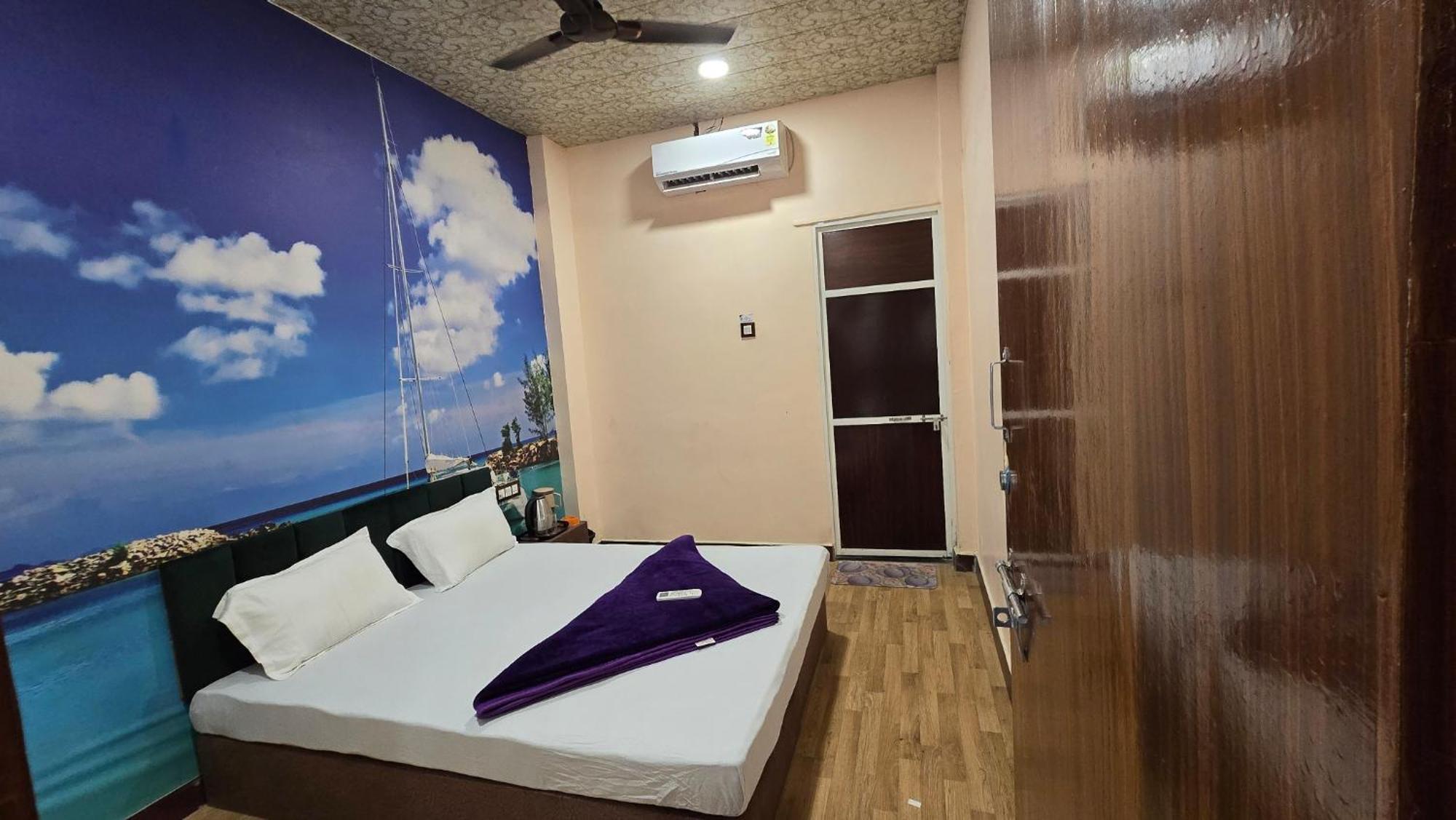 Hotel Maheshwari Green'S Uddzsaín Kültér fotó