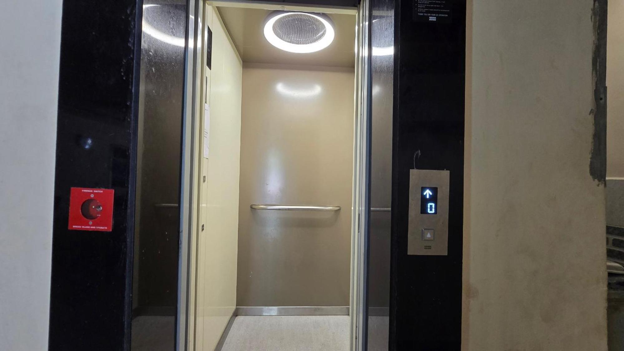 Hotel Maheshwari Green'S Uddzsaín Kültér fotó