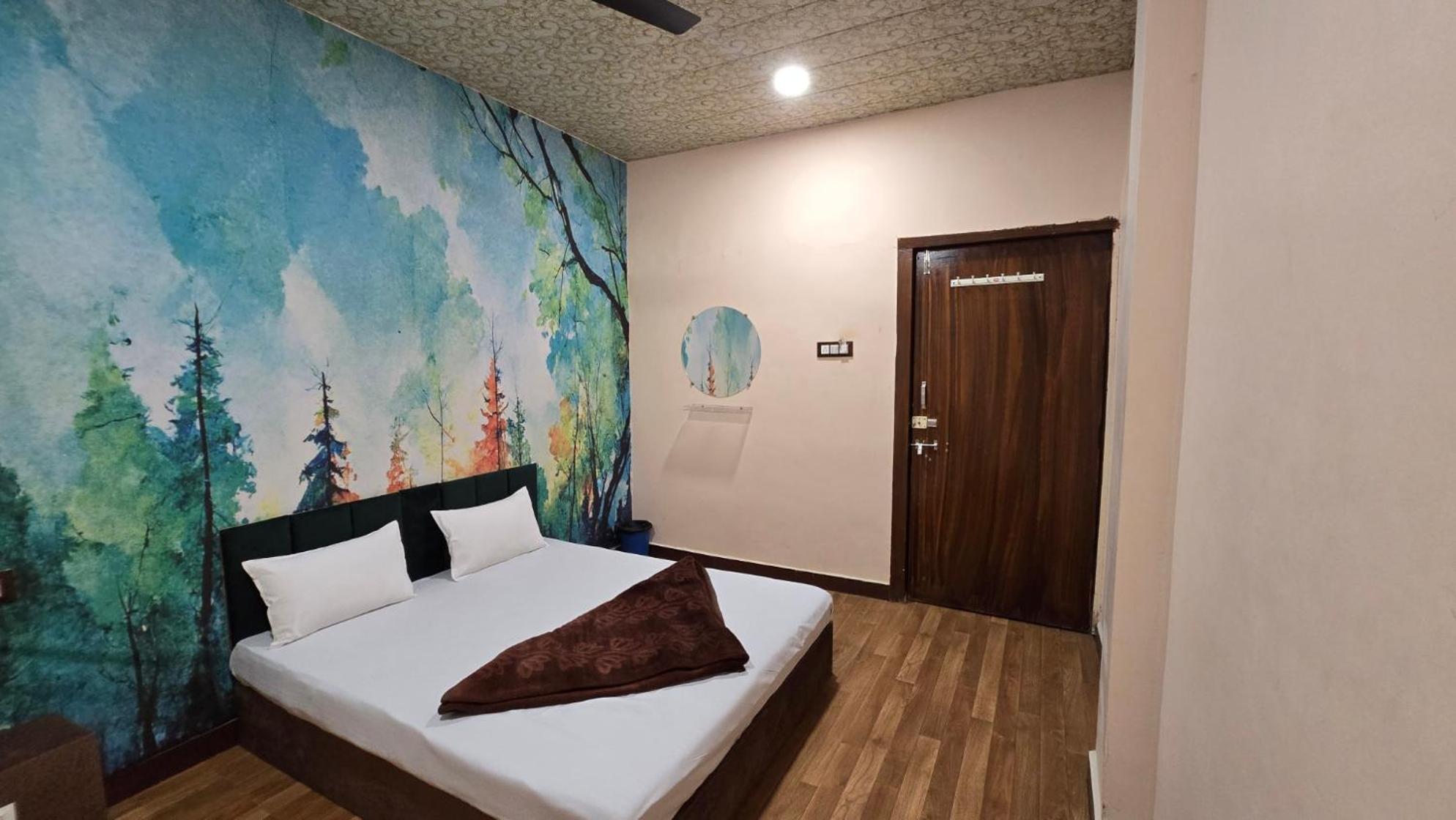 Hotel Maheshwari Green'S Uddzsaín Kültér fotó